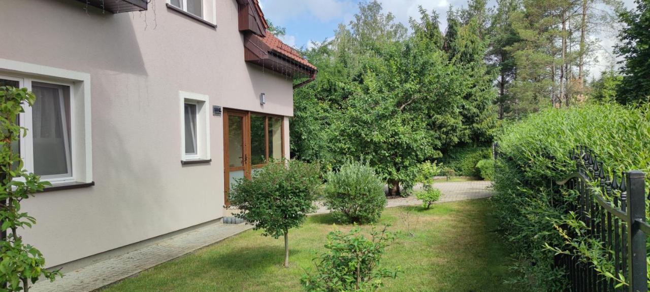 Dom Na Kaszubach Nad Jeziorem Gowidlinskim - Caloroczny * Suleczyno
