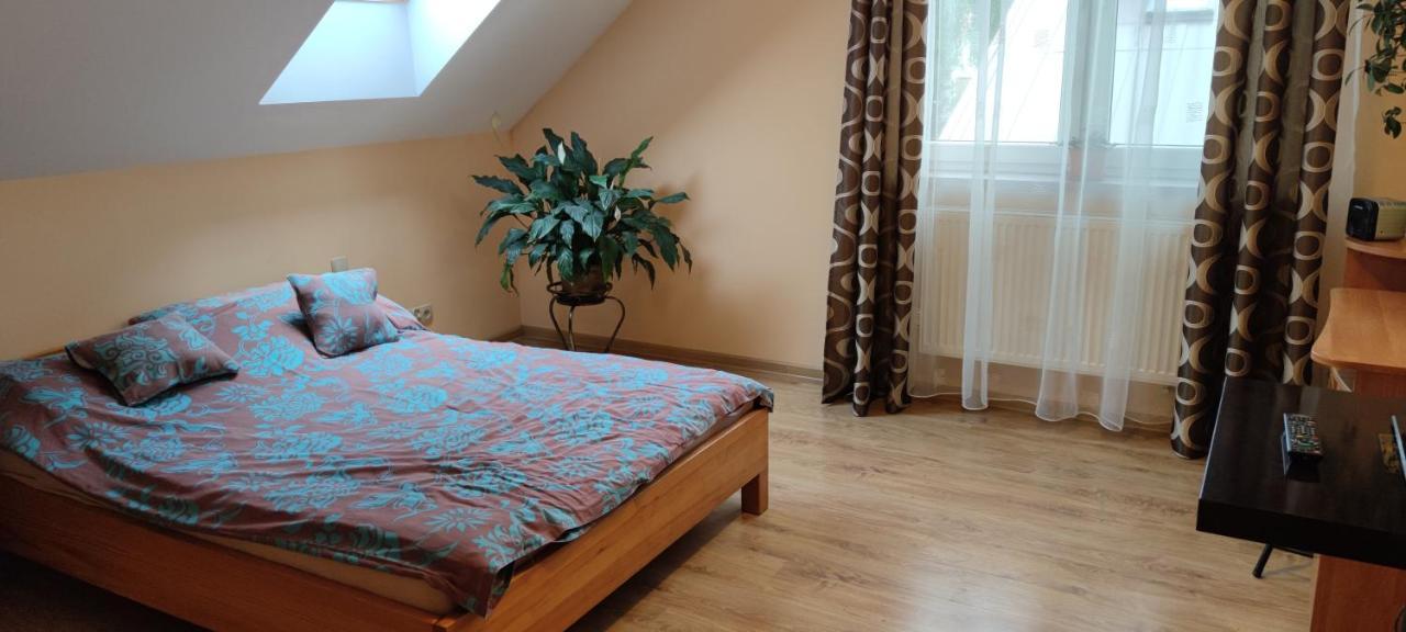 Holiday home Dom Na Kaszubach Nad Jeziorem Gowidlinskim - Caloroczny Suleczyno