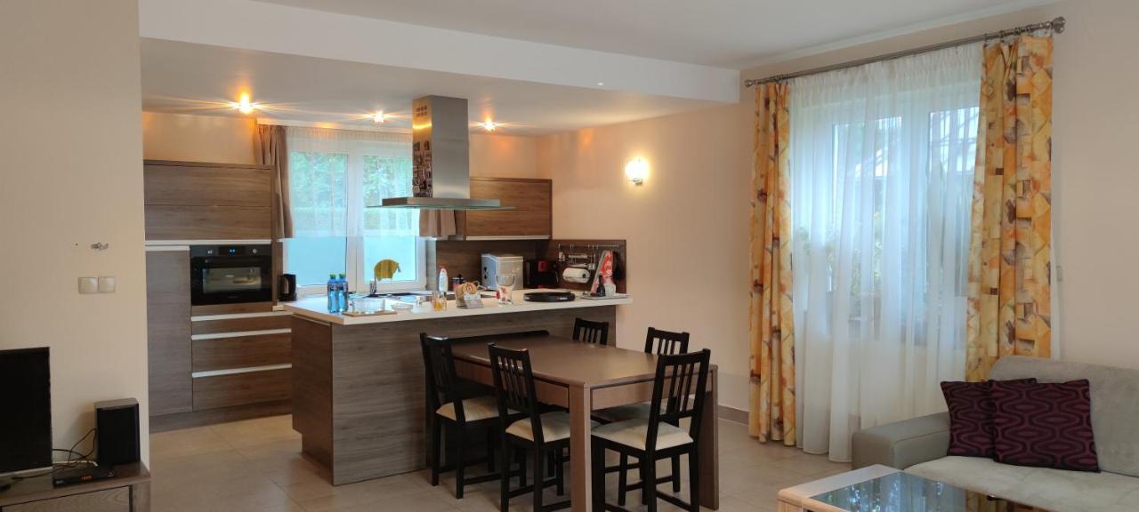 Dom Na Kaszubach Nad Jeziorem Gowidlinskim - Caloroczny Holiday home *